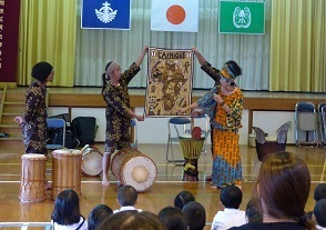 カモンベイベーアフリカ♪.jpg
